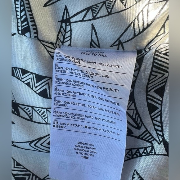 Volcom Black Bomber Jacket Men - Picture 13 of 14